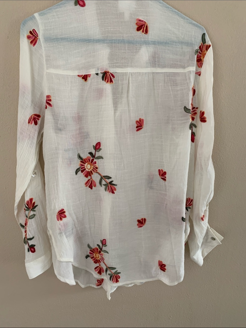 Embroidery cream blouse - Picture 2 of 5